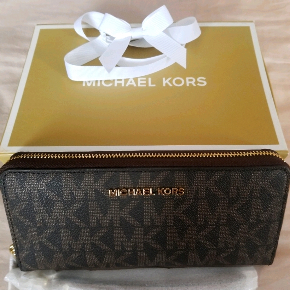 Michael Kors wallet